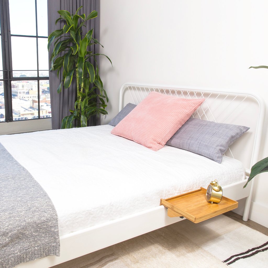 Handig plankje voor aan je bed #bedshelfie - Inspiraties - ShowHome.nl