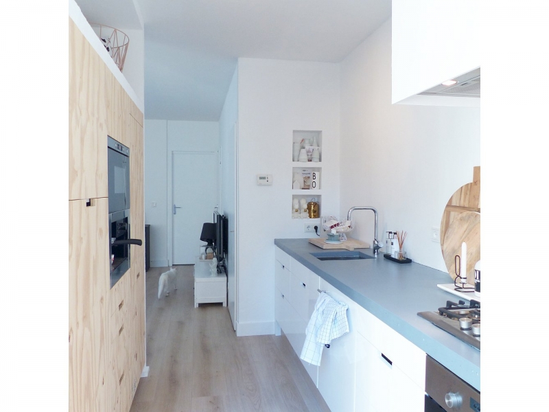 Binnenkijken interieur: Witte keuken zonder achterwand