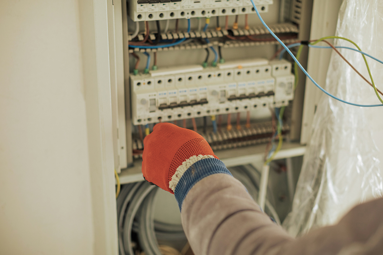 De verborgen risicos van een oude elektrische installatie in huis