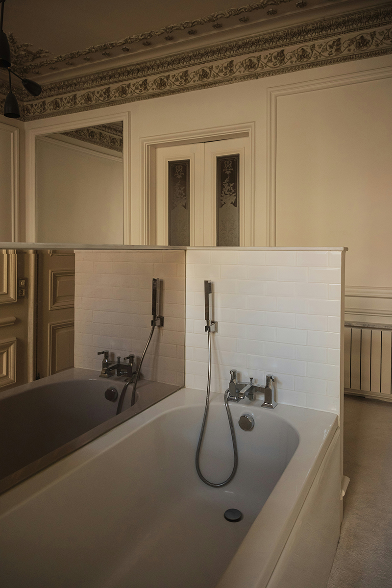 Luxe badkamer met marmeren details